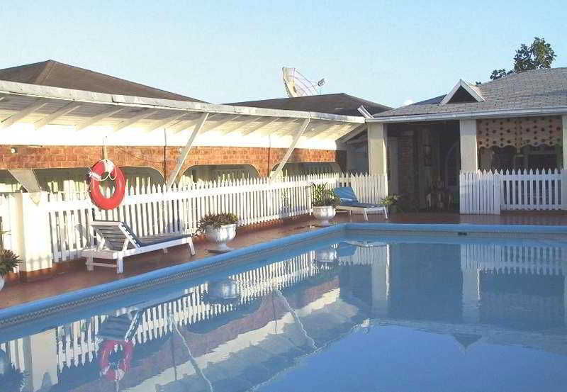 Village Hotel Ocho Rios Eksteriør billede